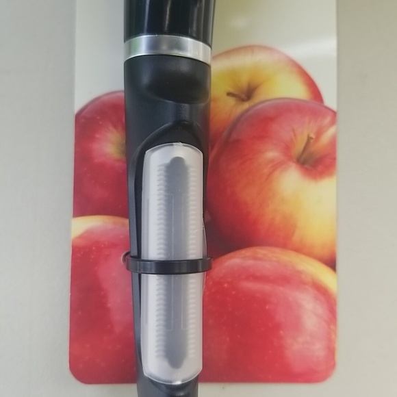 KitchenAid ~ Fruit Vegetable Stainless Steel EURO PEELER Dishwasher Safe ~ BLACK - Picture 2 of 5